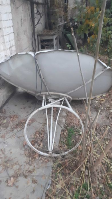 Продам спутниковую параболическую антенну