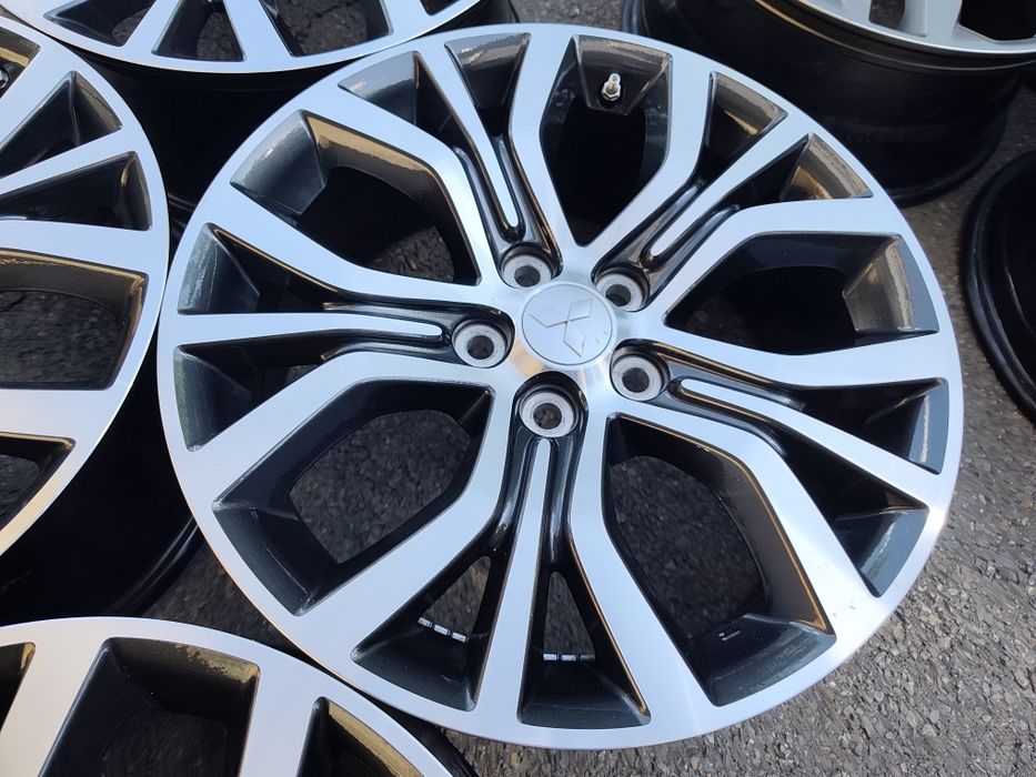 18" оригинални алуминиеви джанти за Mitsubishi.