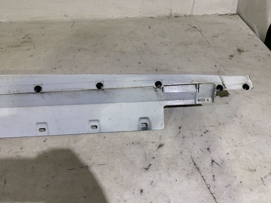 Prag dreapta BMW Seria 1, M-Sport F40, 2019, 2020, 2021, 2022, 2023, cod origine OE A2466901440.