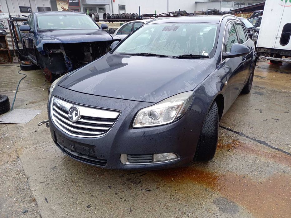 OPEL INSIGNIA 2. 0 cdti 131к.с. 2011година автомат на части...