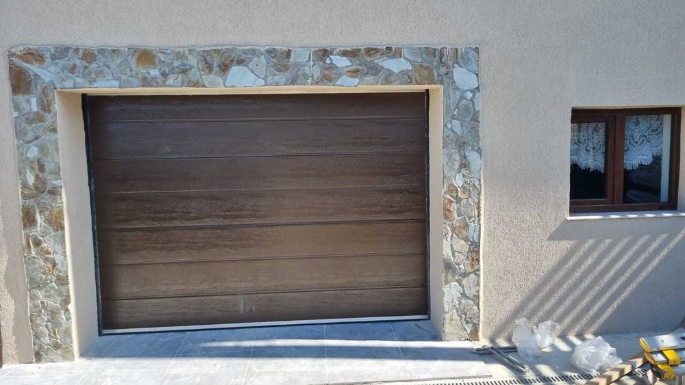 Usi de garaj moderne