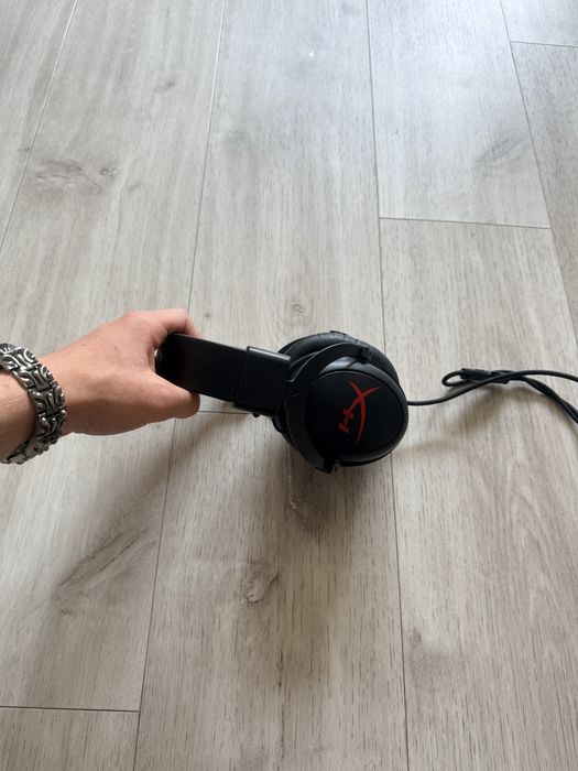 Продам игровые наушники HyperX