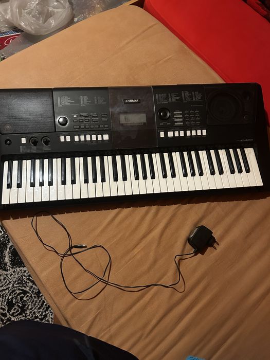 Vand orga yamaha psr e423