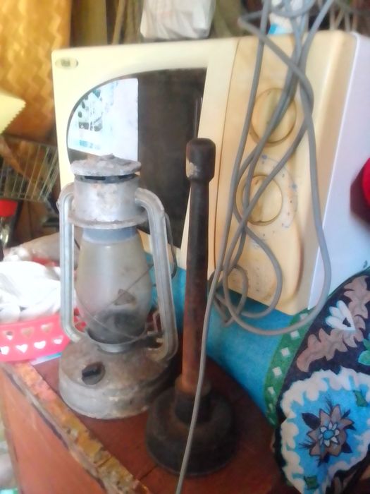 Биде смеситель.валики.керосинка.мольберт.