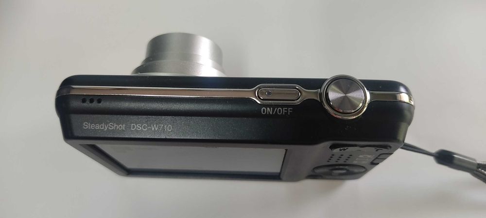 Чудесно фотоапаратче SONY DSC W710