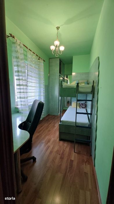 De vanzare/inchiriere apartamentin vila,zona liceul Decebal