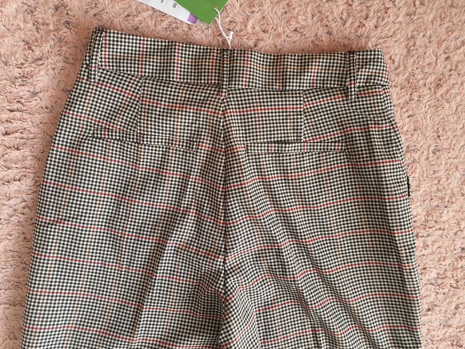 Pantaloni damă în carouri