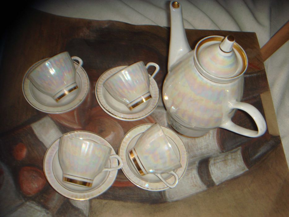 Набор СССР для кофе 4-ре чашки и кофейник отличное состояние