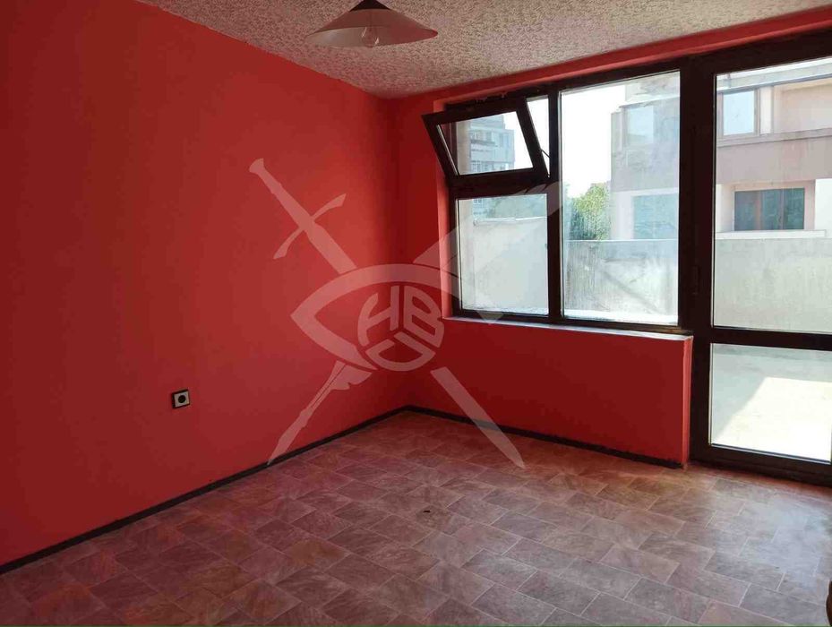 Продава се Тристаен апартамент в Бургас, Възраждане - 80 кв.м за 995 €/кв.м - Снимка #3