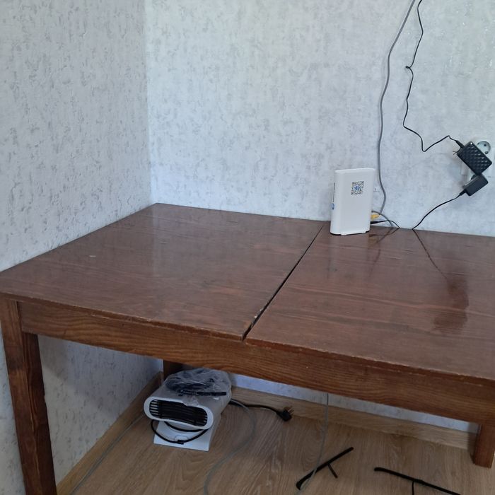 Продам стол б/у.