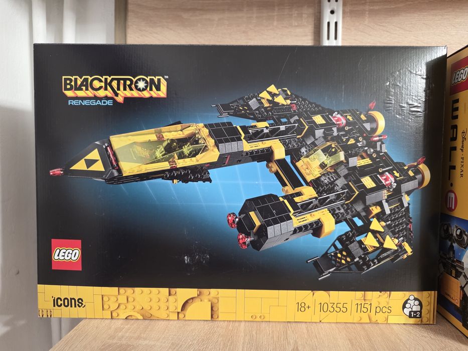 LEGO 10355 Blacktron Renegade sigilat.