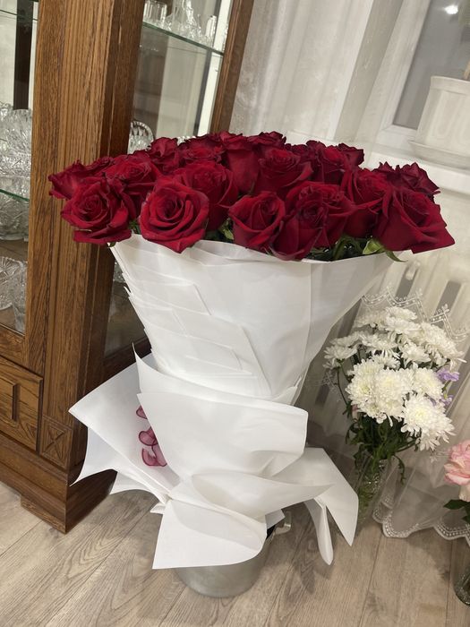Продам красные розы розы