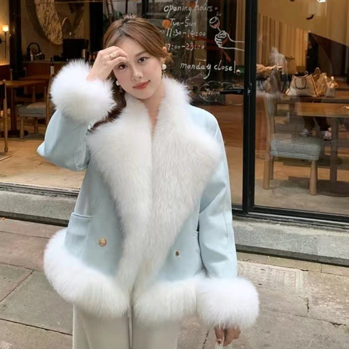 Продам меховую куртку