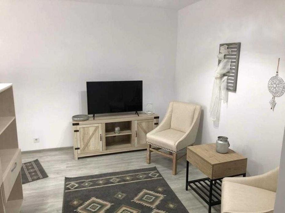 Vand apartament o camera, decomandat, etajul III, zona Oancea — fotografia 1