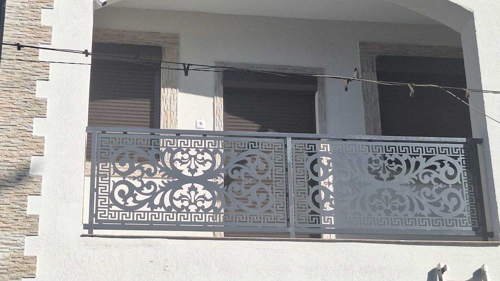 Garduri Porti si balustrade din fier,BETON si aluminiu ,tabla TRAFORATA ,sipca Jaluzea , Mobila , scandura WPC