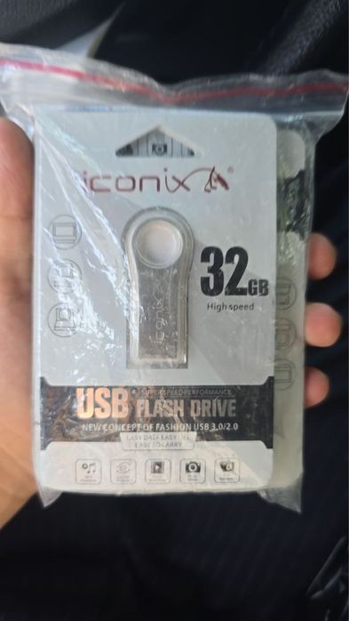 Fleshkalar sotiladi 16g, 32g, 64g, 128g,