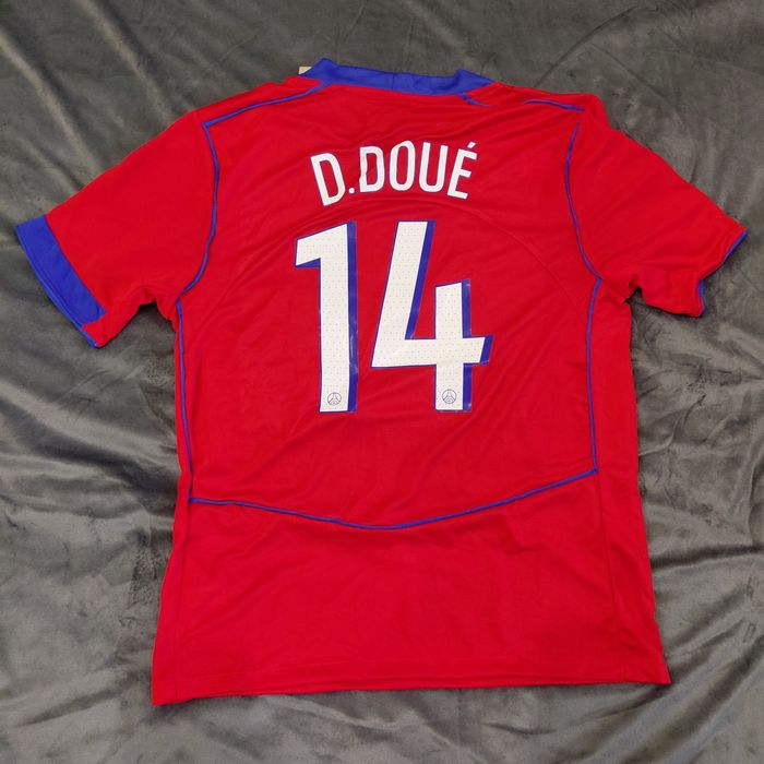 СПОРТНИ екипи, тениски, фланелки и анцузи различни модели НОВИ