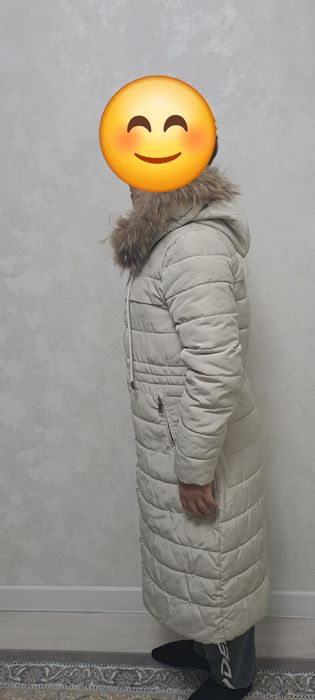 Продам куртку светлого оттенка