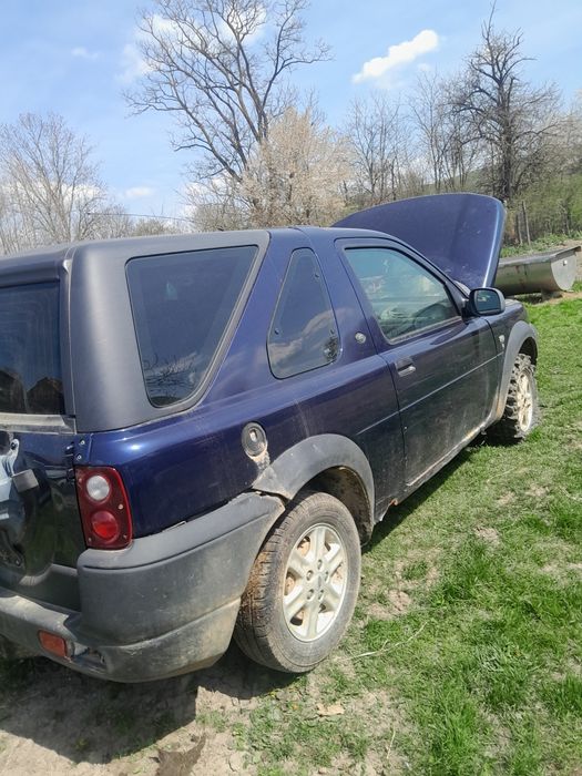 Vând Land Rover 2 L anul 2003