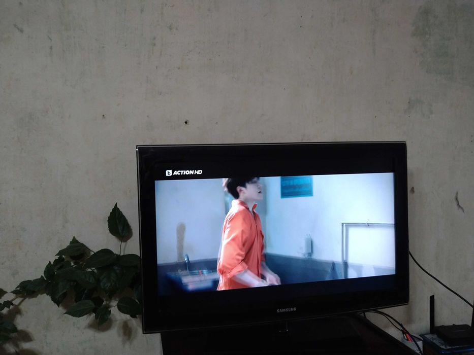 Samsung - телевизор 37 инча - 25 лева