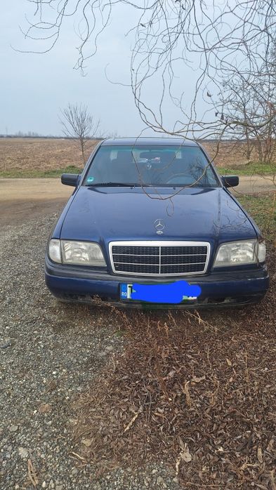 Vând Mercedes C180 benzina +gaz