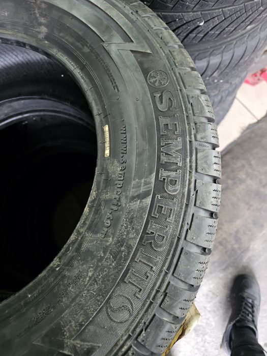 215/70R15 C Semperit M+S