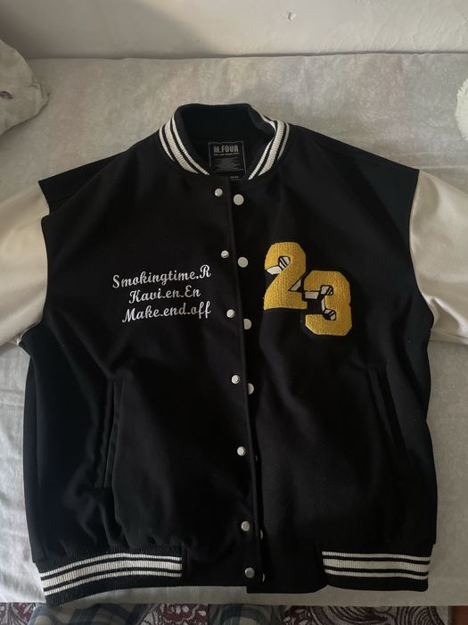 Продам бомбер осенний