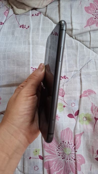 iPhone 11. Стоит блокировка iCloud.
