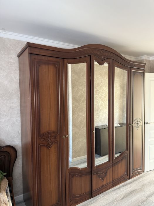 Срочно продаю спальный гарнитур