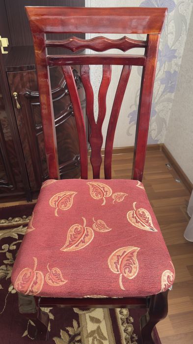 Stular / Стулья.