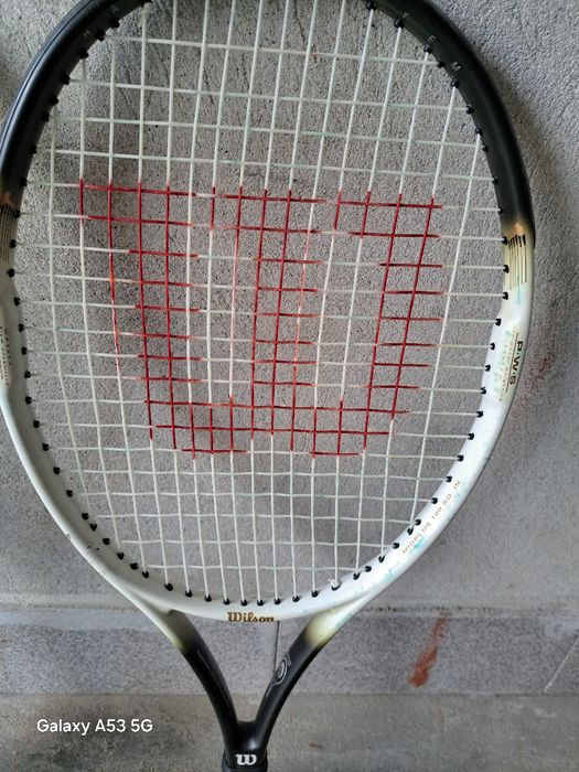 Тенис ракети за тенис на корт