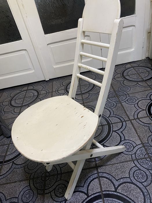 Scaune pliabile din lemn