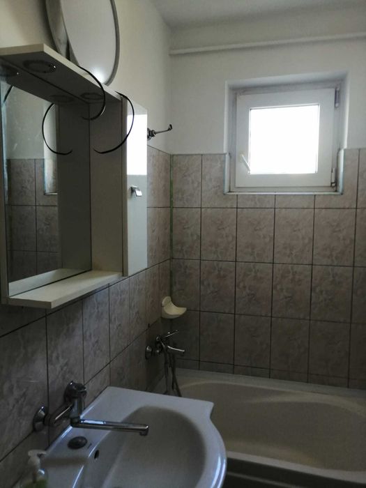 Inchiriez ap 2 camere .semidecomandat, Campus.