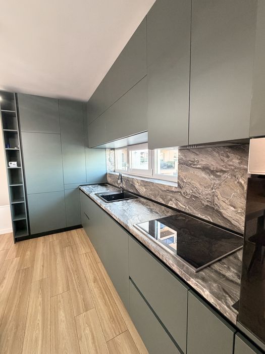 Vand apartament 2 camere , zona BMW , langa viitorul  Spital Regional , complet mobilat, utilat .