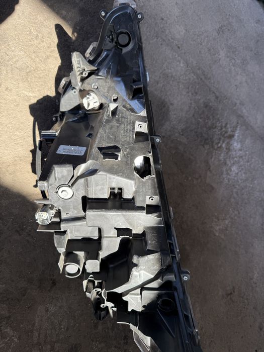 Фара правая Toyota Rav4