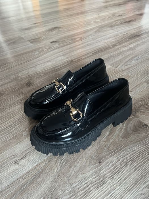 Дамски лачени мокасини с платформа