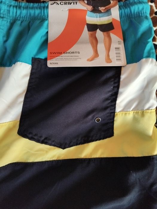 Vând 2 buc.șort plajă 60 lei