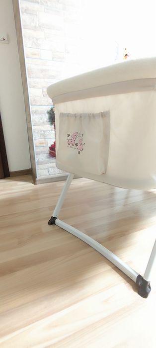 Удобно люлеещо се легло за новороден бебок