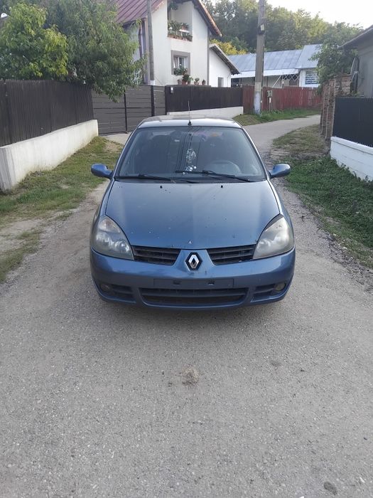 Vând sau dezmembrez renaul clio