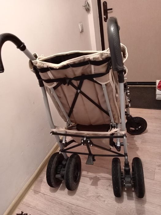 Продаётся коляска Амбрелла