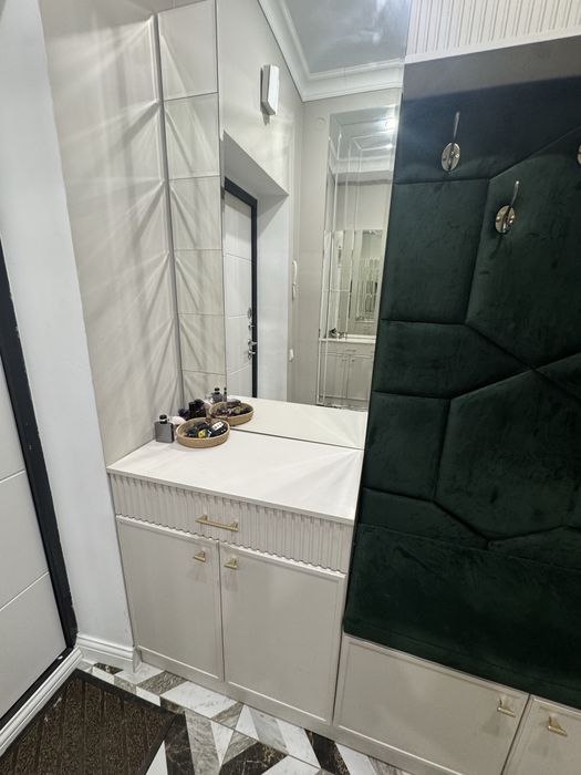 продам шкаф в прихожую