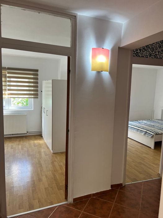 Inchiriez apartament 3 camere