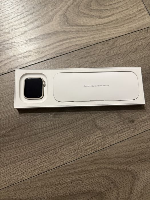 Apple watch SE(gen 2) 40mm starlight