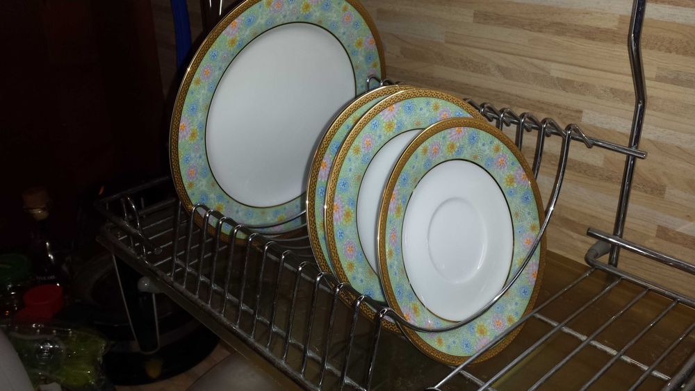 Порцеланов сервиз 92  pcs