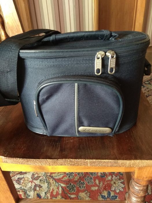 Дамска чанта тип куфарче