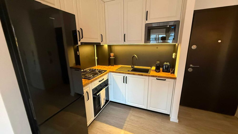 Inchiriere apartament 2 camere complex Cosmopolis