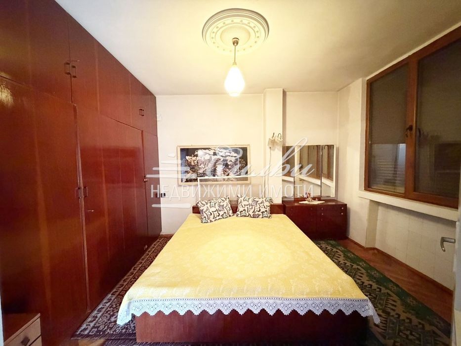 Четиристаен ТУХЛЕН апартамент в района на РУМ!