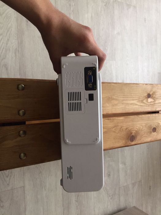 Проектор потолочный