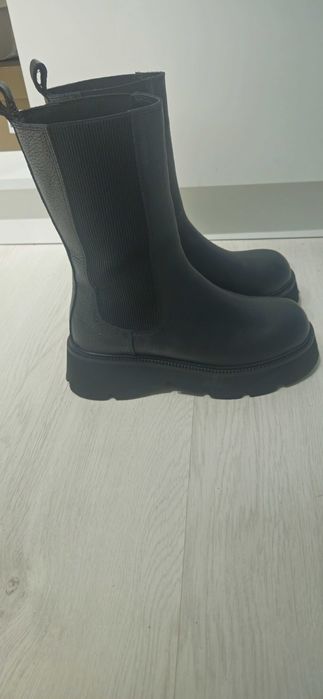 Продам обувь 35р