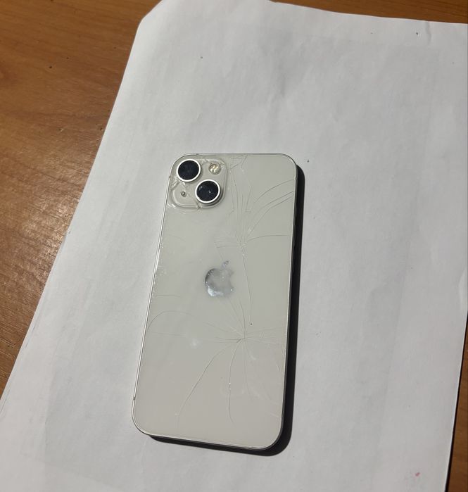 Продам Iphone 13